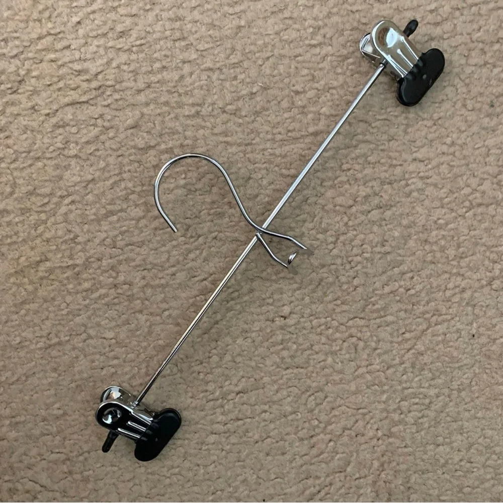 Free item: skirt hanger